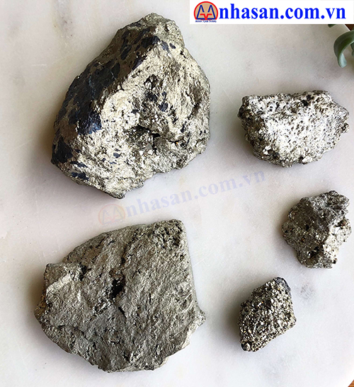 Ý Nghĩa Đá Vàng Găm Ý Nghĩa Đá Vàng Găm