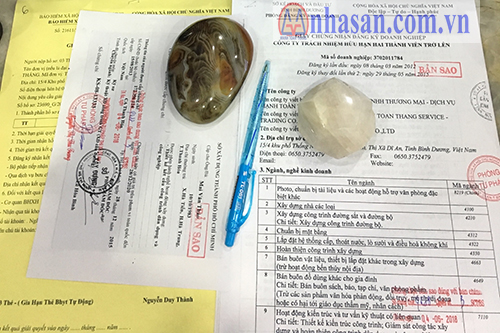 Chặn giấy đá quý