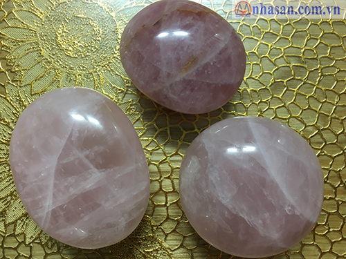 Paperweight pink quartz