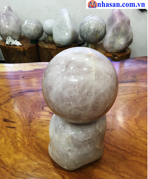 Image of quartz stone sphere