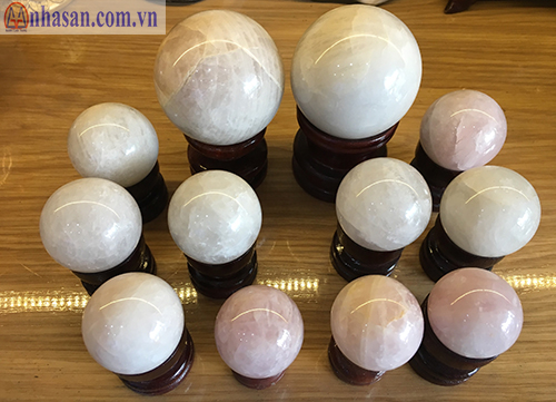 Quả cầu đá thạch anh phong thủy