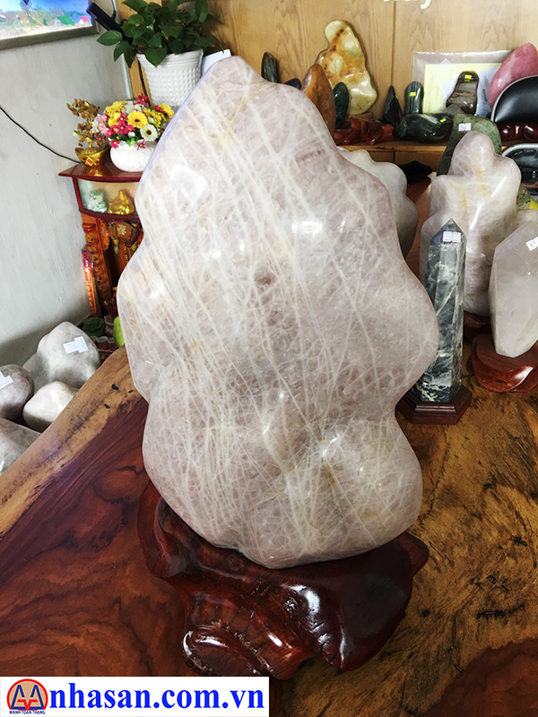 Trụ đá thạch anh hồng T-29