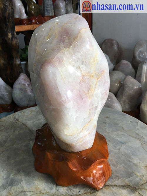 Quartz stone pillar -T31.3