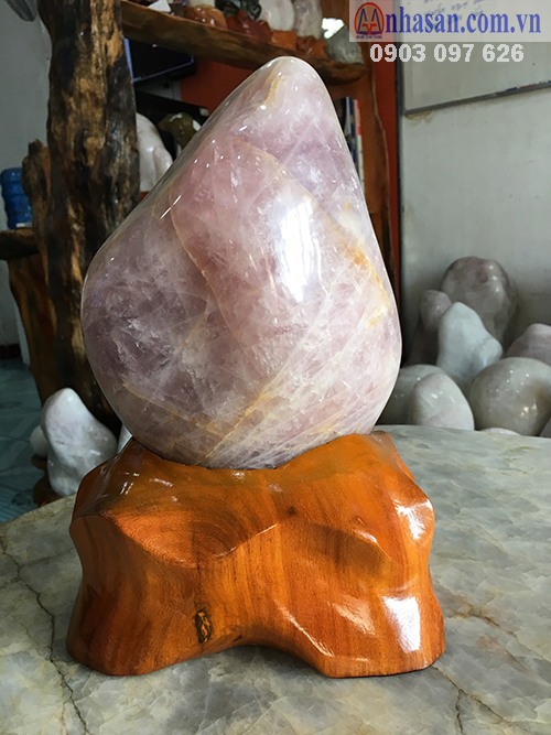 Natural pink quartz stone rag
