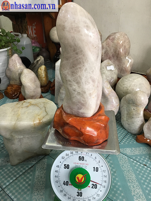 Pink white quartz stone pillar T-3.2