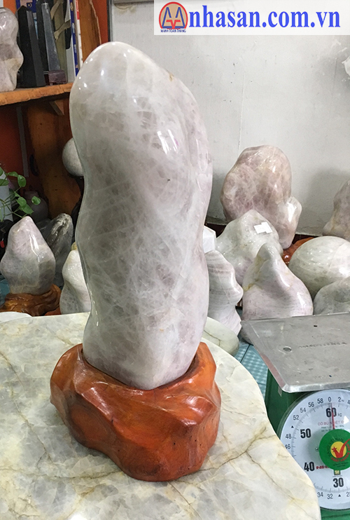 Pink white quartz stone pillar T-3.3