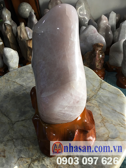 Trụ đá thạch anh trắng hồng - T36.2