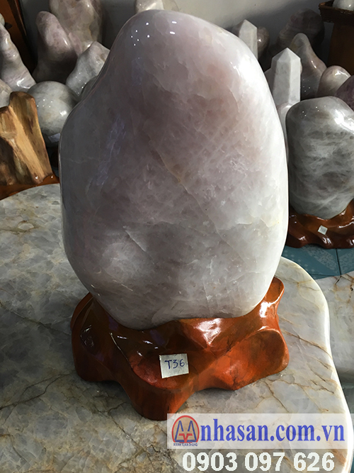 Trụ đá thạch anh trắng hồng - T36