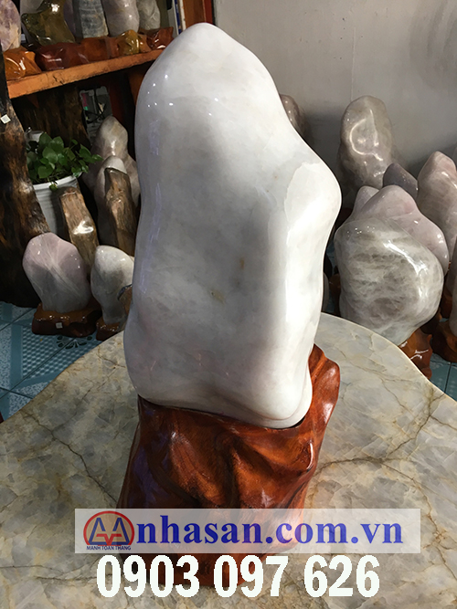 Trụ đá thạch anh trắng-T52.1