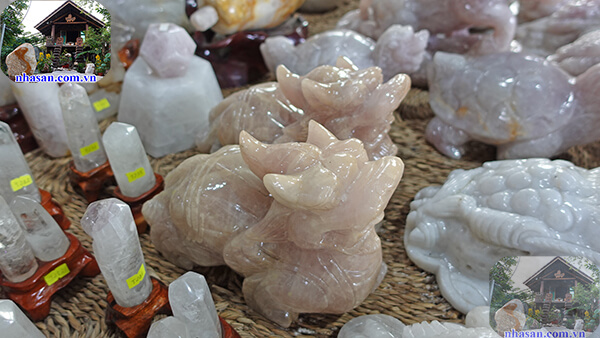 Rượu có tính dương cao, có khả năng kích hoạt linh khí Tỳ Hưu Rượu có tính dương cao, có khả năng kích hoạt linh khí Tỳ Hưu