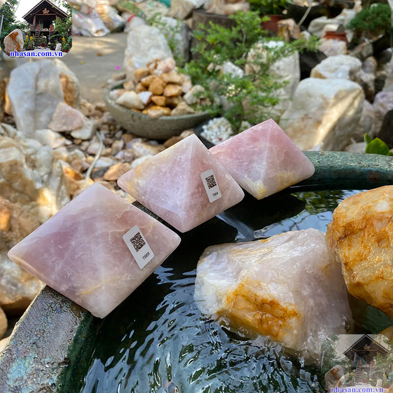 Kim tự tháp thạch anh hỗ trợ thiền định chuyên sâu Kim tự tháp thạch anh hỗ trợ thiền định chuyên sâu