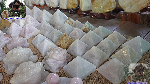 Cần thanh tẩy năng lượng kim tự tháp mỗi 3 - 6 tháng Cần thanh tẩy năng lượng kim tự tháp mỗi 3 - 6 tháng