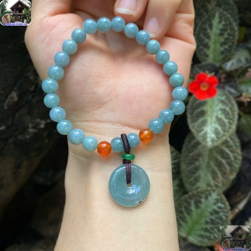 Lam Ngọc được ứng dụng đa dạng trong cuộc sống Lam Ngọc được ứng dụng đa dạng trong cuộc sống
