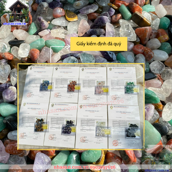 Đá thanh tẩy thạch anh vụn tại Nhà Sàn được kiểm định là đá tự nhiên 100% Đá thanh tẩy thạch anh vụn tại Nhà Sàn được kiểm định là đá tự nhiên 100%