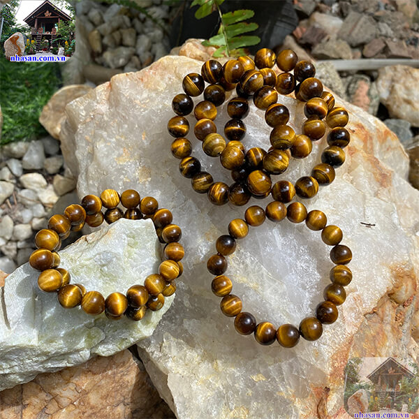 Đeo đá mắt hổ giúp người đeo tận hưởng những điều tốt đẹp Đeo đá mắt hổ giúp người đeo tận hưởng những điều tốt đẹp