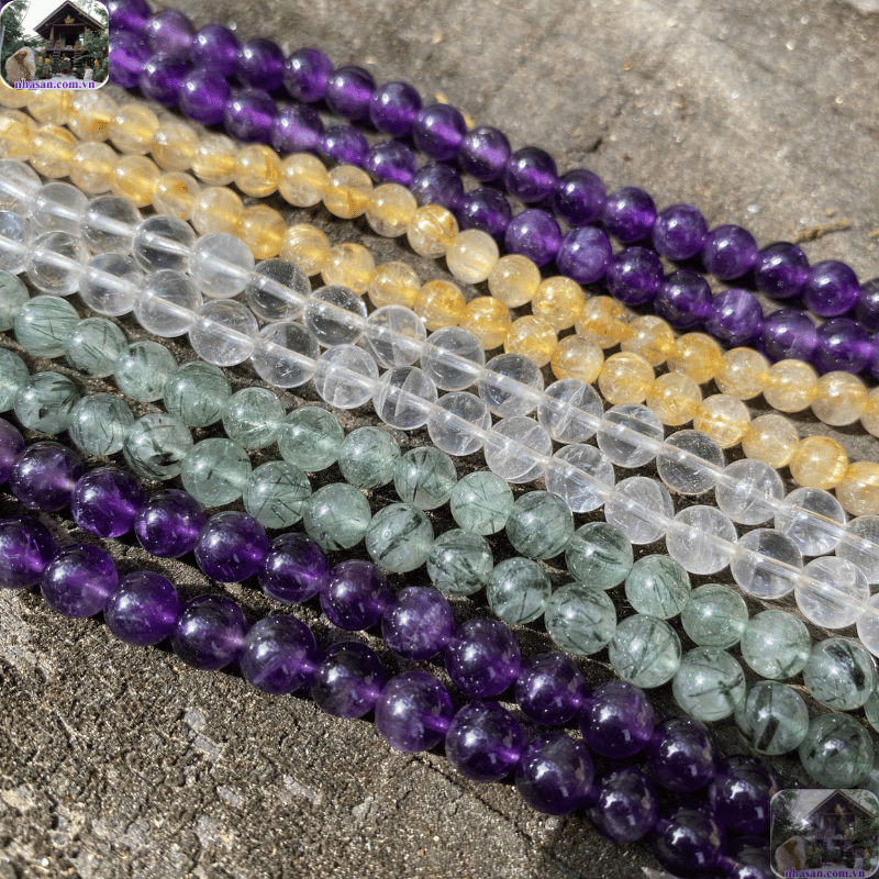 Vòng trì chú là loại vòng phong thủy được khắc hoặc trì niệm các câu chú linh thiêng Vòng trì chú là loại vòng phong thủy được khắc hoặc trì niệm các câu chú linh thiêng