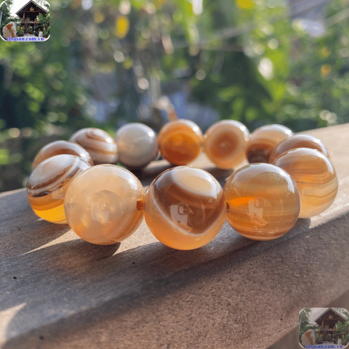 Mã não mắt dê được xem là biểu tượng của sự bảo vệ, bình an và tài lộc Mã não mắt dê được xem là biểu tượng của sự bảo vệ, bình an và tài lộc