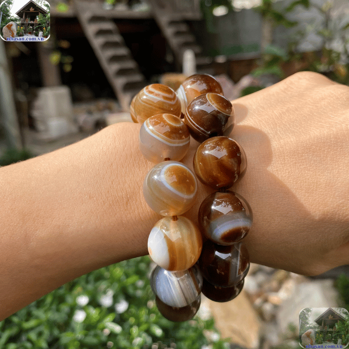 Đeo vòng mã não giúp thu hút năng lượng tích cực mạnh mẽ Đeo vòng mã não giúp thu hút năng lượng tích cực mạnh mẽ