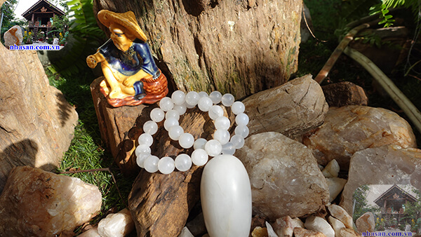 Đá mã não có nhiều tác dụng đối với sức khỏe Đá mã não có nhiều tác dụng đối với sức khỏe