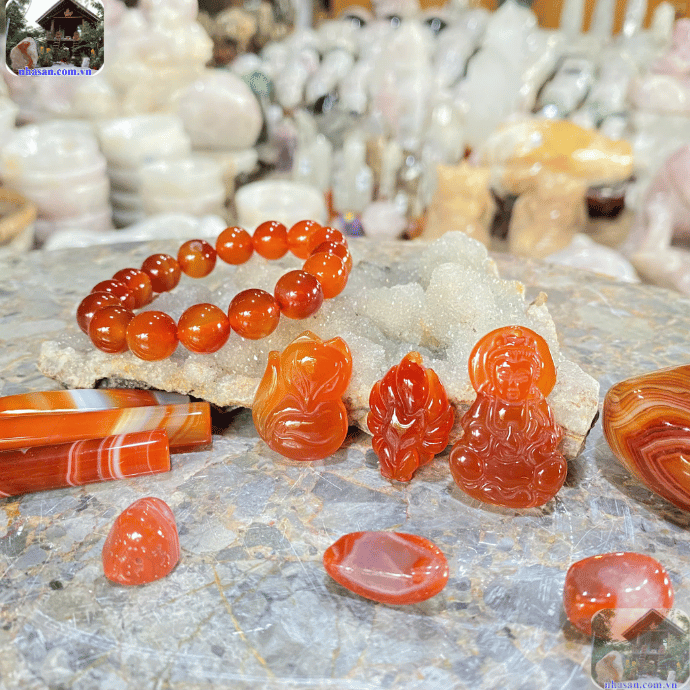 Hãy thanh tẩy chúng bằng nước sạch, ánh trăng rằm để duy trì năng lượng tích cực Hãy thanh tẩy chúng bằng nước sạch, ánh trăng rằm để duy trì năng lượng tích cực