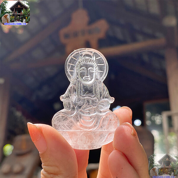 Mặt Phật Bà Quan Âm đá thạch anh trắng Mặt Phật Bà Quan Âm đá thạch anh trắng