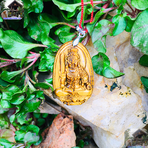 Chi tiết SP: Mặt Phật Bất Động Minh Vương (10g) đá mắt hổ vàng nâu cho tuổi Dậu  Chi tiết SP: Mặt Phật Bất Động Minh Vương (10g) đá mắt hổ vàng nâu cho tuổi Dậu