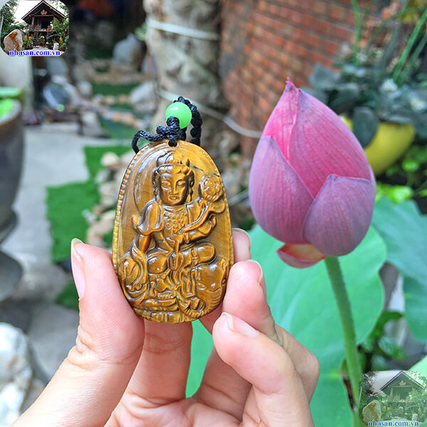 Mặt Phật chế tác bằng đá mắt hổ vàng nâu Mặt Phật chế tác bằng đá mắt hổ vàng nâu