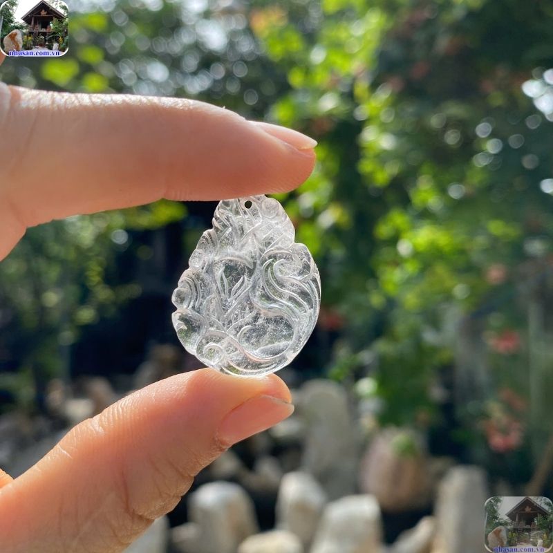 Trong phong thủy, hình tượng Cửu Vĩ Thiên Hồ là biểu tượng của quyền năng tối thượng, sự trường thọ Trong phong thủy, hình tượng Cửu Vĩ Thiên Hồ là biểu tượng của quyền năng tối thượng, sự trường thọ