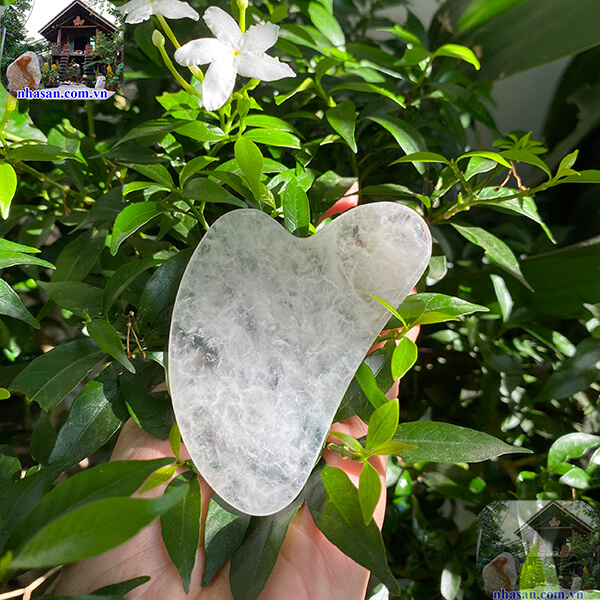 Kích thích lưu thông máu, giúp da mịn màng Kích thích lưu thông máu, giúp da mịn màng