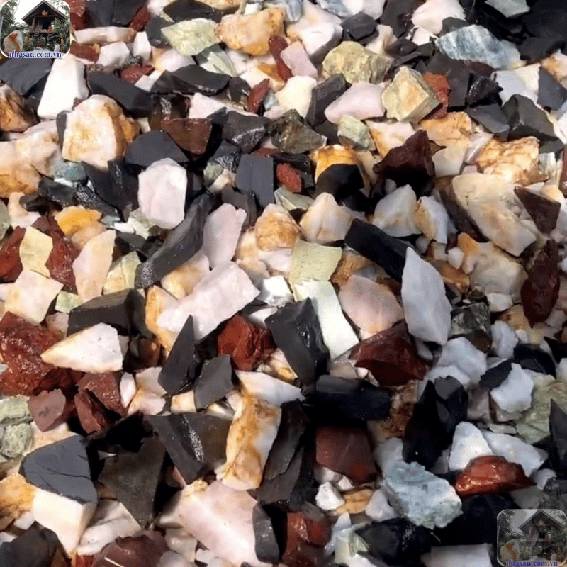 Đá ngũ sắc không chỉ là sự kết hợp màu sắc đẹp mắt mà còn là tinh hoa của quy luật ngũ hành Đá ngũ sắc không chỉ là sự kết hợp màu sắc đẹp mắt mà còn là tinh hoa của quy luật ngũ hành