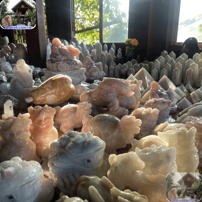 Các linh vật phong thủy được chế tác bằng đá thạch anh tự nhiên Các linh vật phong thủy được chế tác bằng đá thạch anh tự nhiên