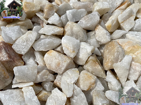 Nhà Sàn Tây Nguyên cung cấp đá thạch anh rải nền Nhà Sàn Tây Nguyên cung cấp đá thạch anh rải nền