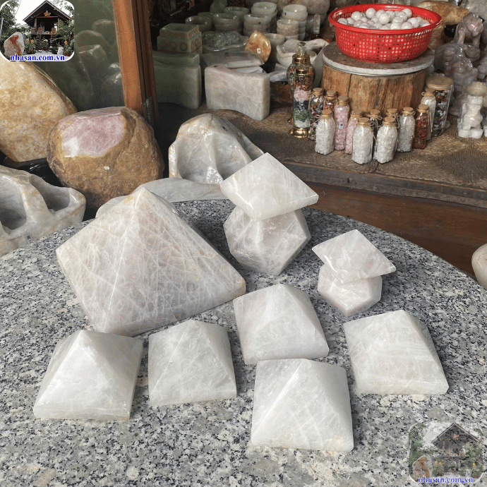 Nó mang đến nhiều ý nghĩa tốt đẹp như mang lại sự bình an, may mắn Nó mang đến nhiều ý nghĩa tốt đẹp như mang lại sự bình an, may mắn