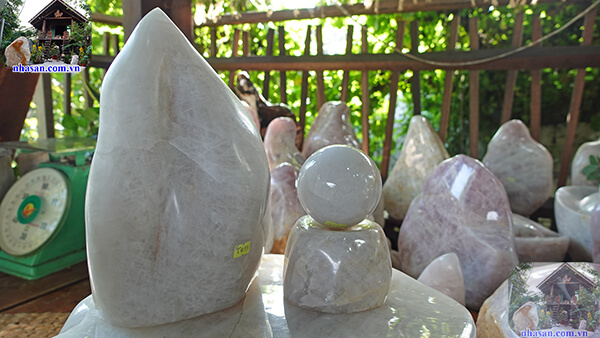 Đá thạch anh trắng mang lại năng lượng tinh khiết Đá thạch anh trắng mang lại năng lượng tinh khiết