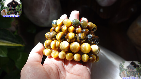 Đá mắt hổ được xem là đem lại sự tự tin, bản lĩnh Đá mắt hổ được xem là đem lại sự tự tin, bản lĩnh