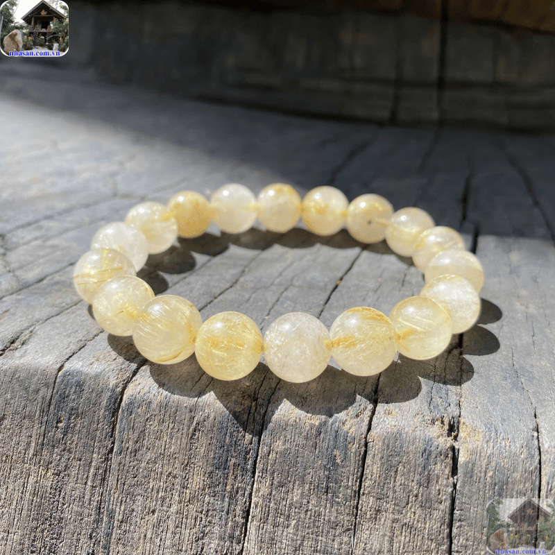 Năng lượng vàng óng của Rutil tương ứng với hành Kim và Thổ trong Ngũ hành Năng lượng vàng óng của Rutil tương ứng với hành Kim và Thổ trong Ngũ hành