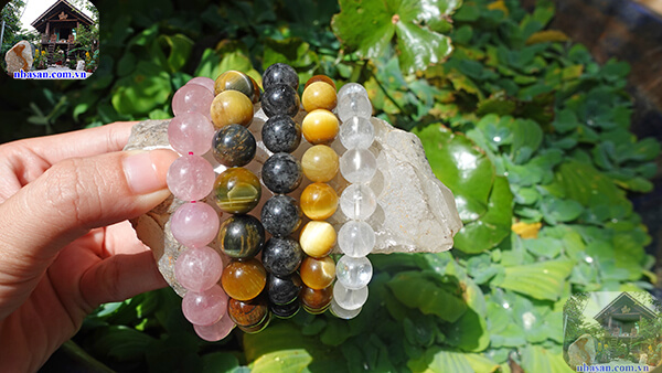 Những lưu ý giúp vòng tay luôn bền theo thời gian Những lưu ý giúp vòng tay luôn bền theo thời gian