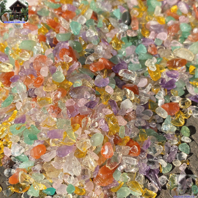 Đá thạch anh vụn ngũ sắc bỏ bát hương tăng cường linh khí Đá thạch anh vụn ngũ sắc bỏ bát hương tăng cường linh khí