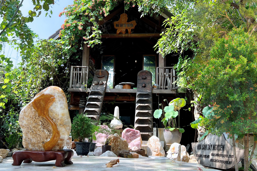 Khác biệt Nhà Sàn Tây Nguyên