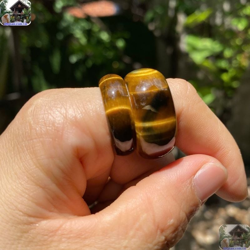 Đeo nhẫn đá phong thủy đá Mắt hổ vàng nâu mệnh Thổ Đeo nhẫn đá phong thủy đá Mắt hổ vàng nâu mệnh Thổ
