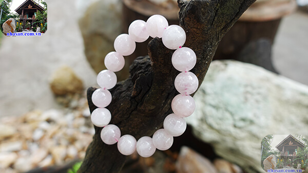 Tránh đeo vòng phong thủy đã qua sử dụng Tránh đeo vòng phong thủy đã qua sử dụng