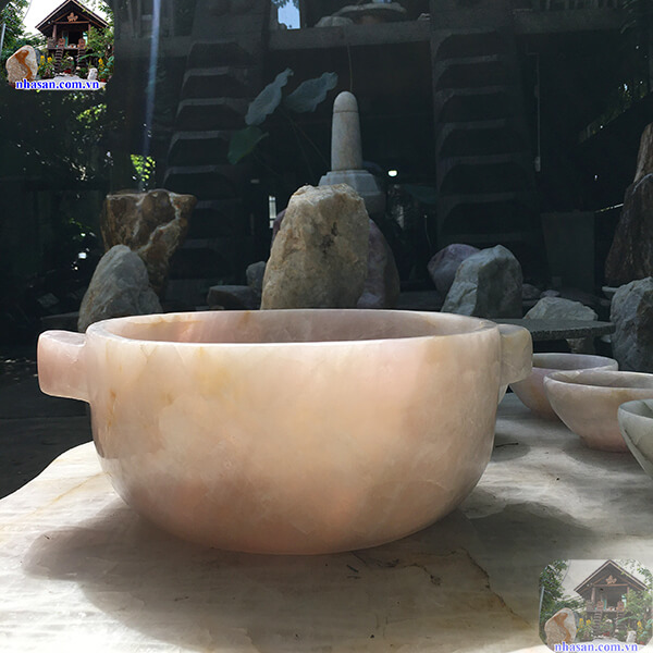 Vẻ đẹp dưới ánh nắng của nồi đá phong thủy Vẻ đẹp dưới ánh nắng của nồi đá phong thủy