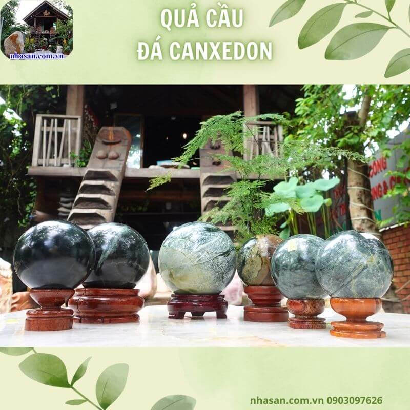Quả cầu đá canxedon là vật phẩm rất được doanh nhân yêu thích Quả cầu đá canxedon là vật phẩm rất được doanh nhân yêu thích