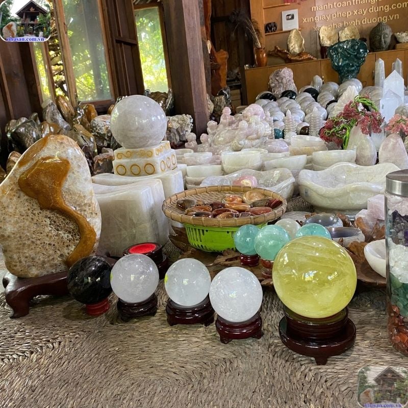 Vị trí đặt và hướng kê quả cầu đá mệnh Thủy đúng phong thủy Vị trí đặt và hướng kê quả cầu đá mệnh Thủy đúng phong thủy