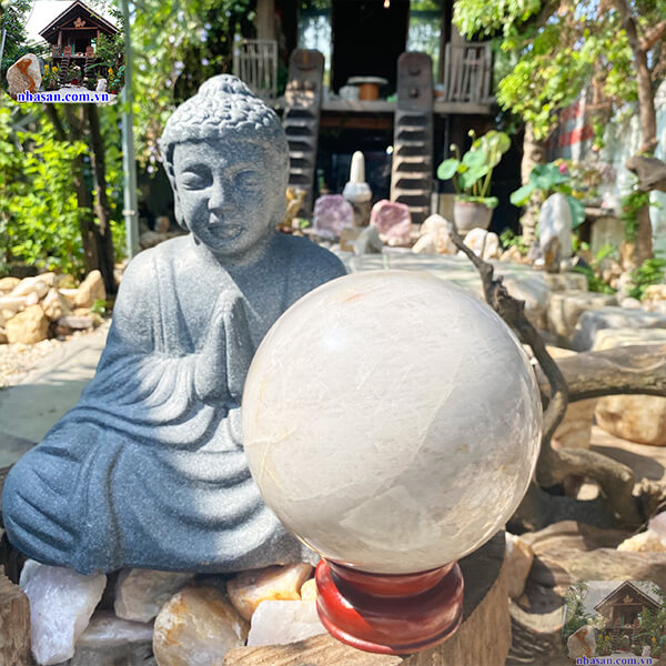 Quả cầu đá thạch anh trắng tự nhiên Quả cầu đá thạch anh trắng tự nhiên
