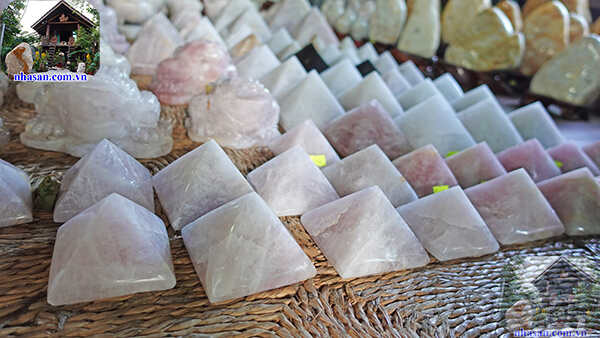 Năng lượng của thạch anh giúp thu hút những điều may mắn Năng lượng của thạch anh giúp thu hút những điều may mắn