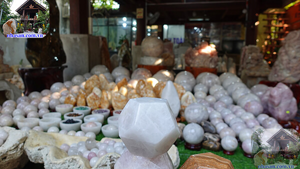 Sử dụng quả cầu 12 mặt đúng cách sẽ giúp phát huy tốt nguồn năng lượng Sử dụng quả cầu 12 mặt đúng cách sẽ giúp phát huy tốt nguồn năng lượng