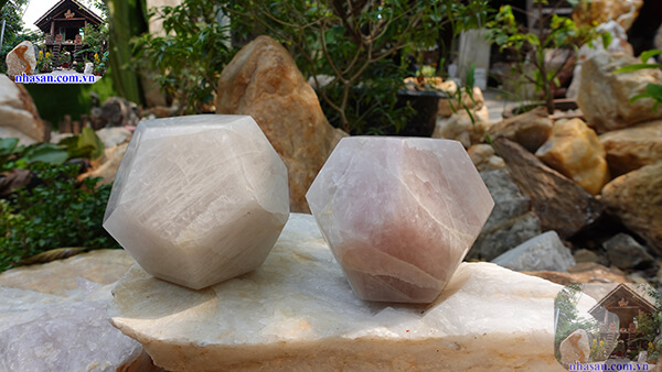 Quả cầu 12 mặt đá thạch anh khuếch tán năng lượng tích cực Quả cầu 12 mặt đá thạch anh khuếch tán năng lượng tích cực