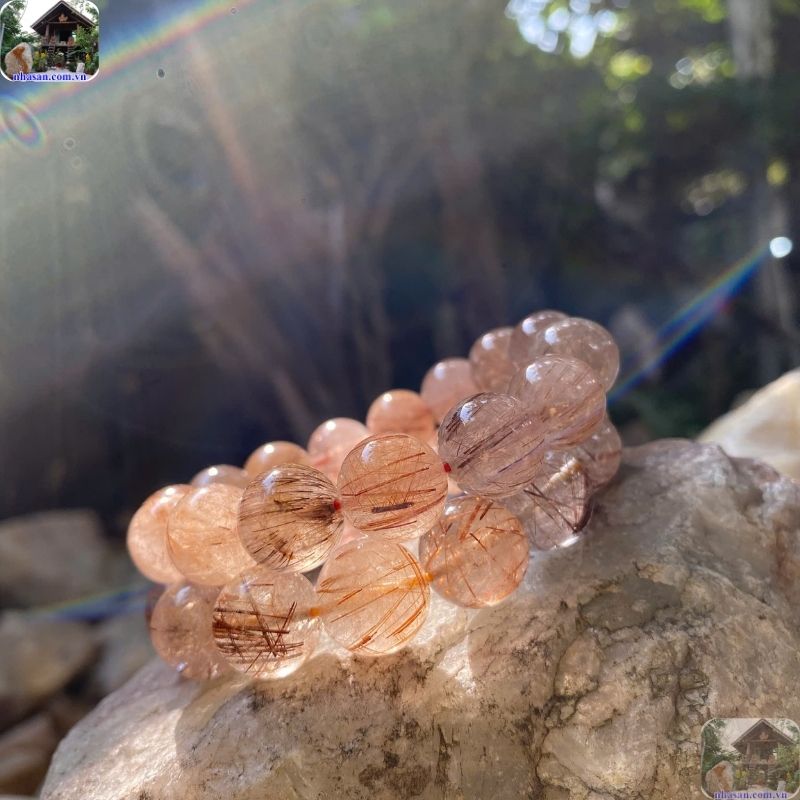 Tác dụng thạch anh tóc đỏ luôn là chủ đề được phái đẹp và giới mộ điệu đặc biệt quan tâm Tác dụng thạch anh tóc đỏ luôn là chủ đề được phái đẹp và giới mộ điệu đặc biệt quan tâm