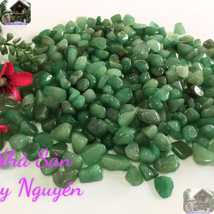 Thạch anh Aventurine là một biến thể đặc biệt của thạch anh Thạch anh Aventurine là một biến thể đặc biệt của thạch anh